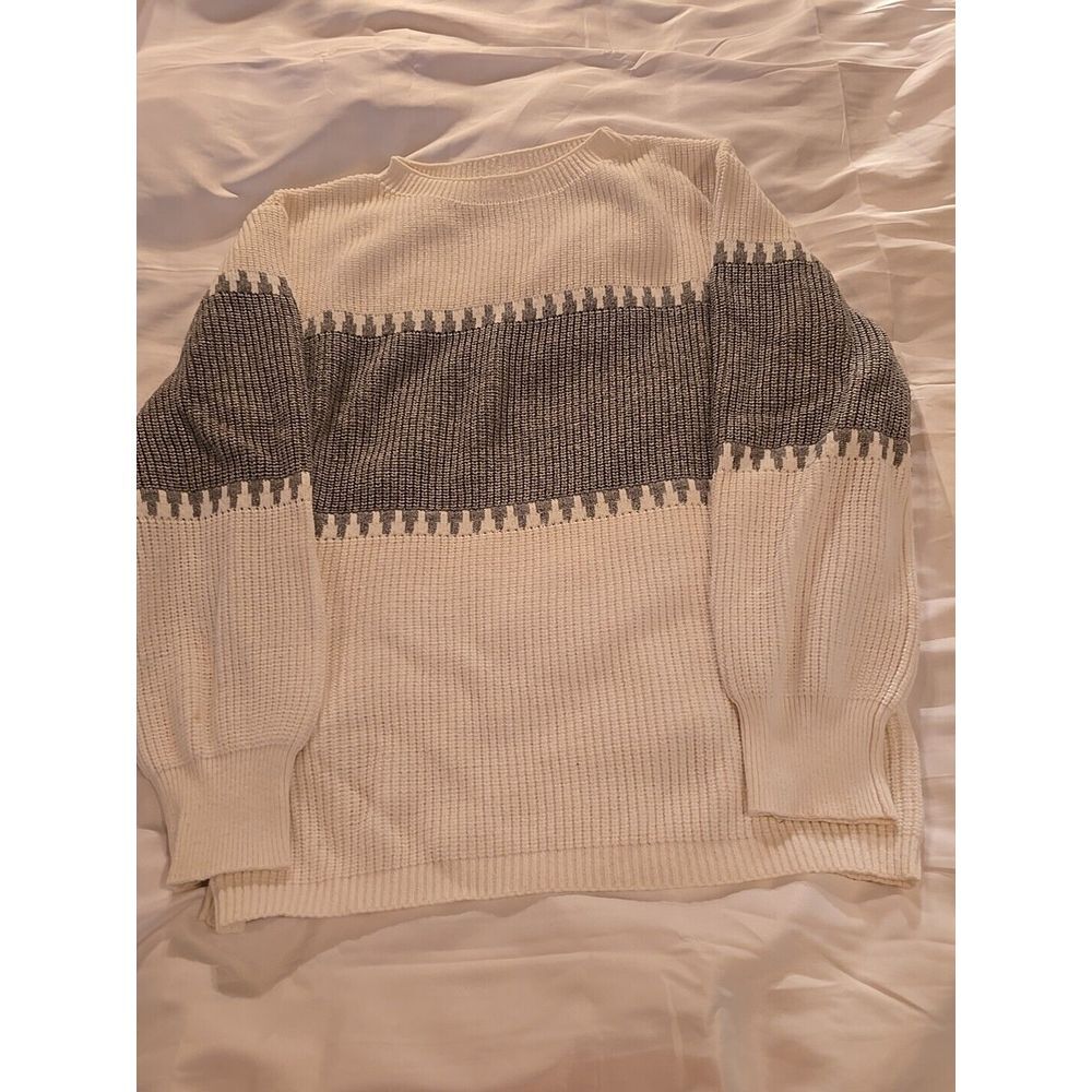 Womens 2024 Fashion Sweater Grey And White Size Large‎